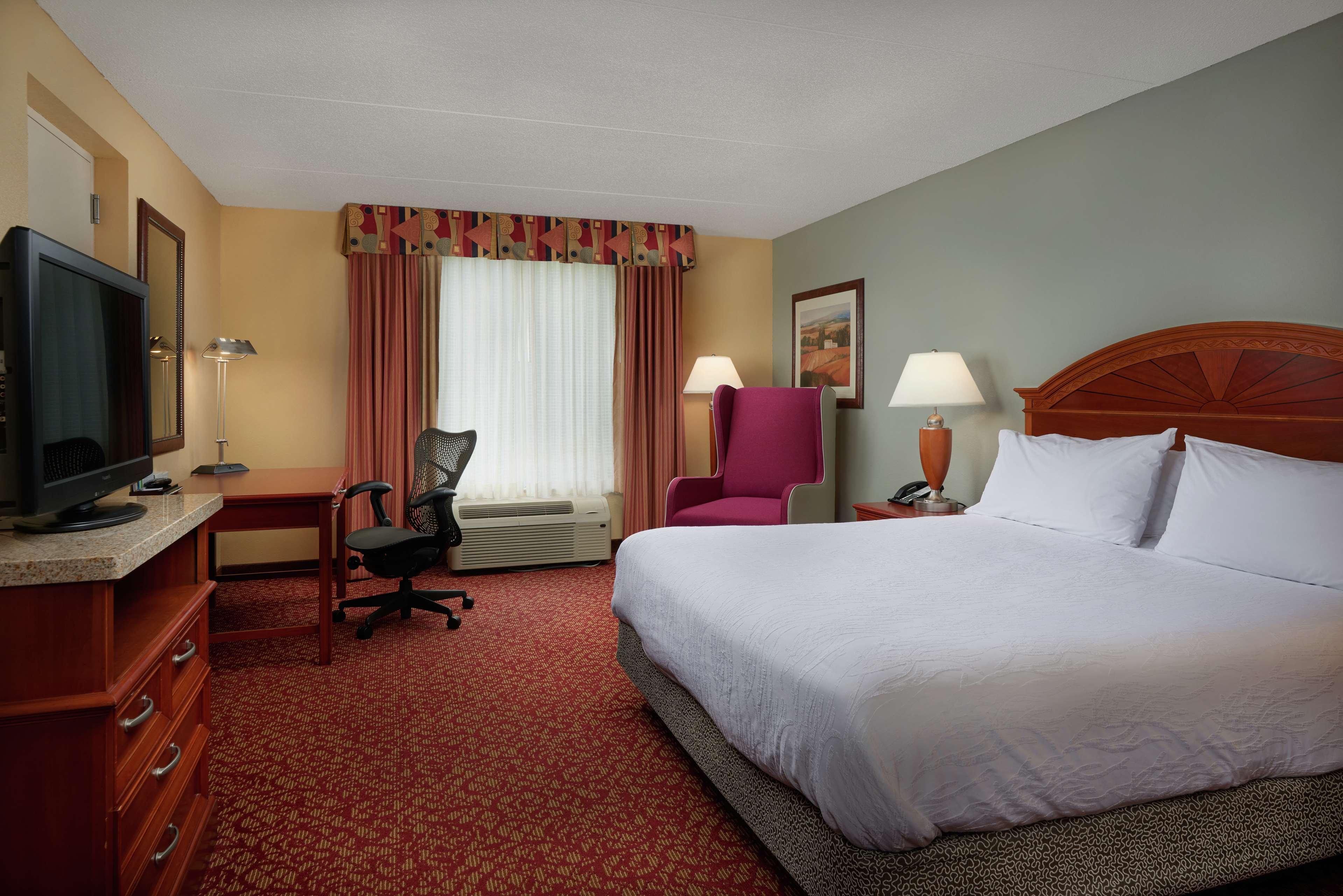 Hilton Garden Inn Newport News Kültér fotó