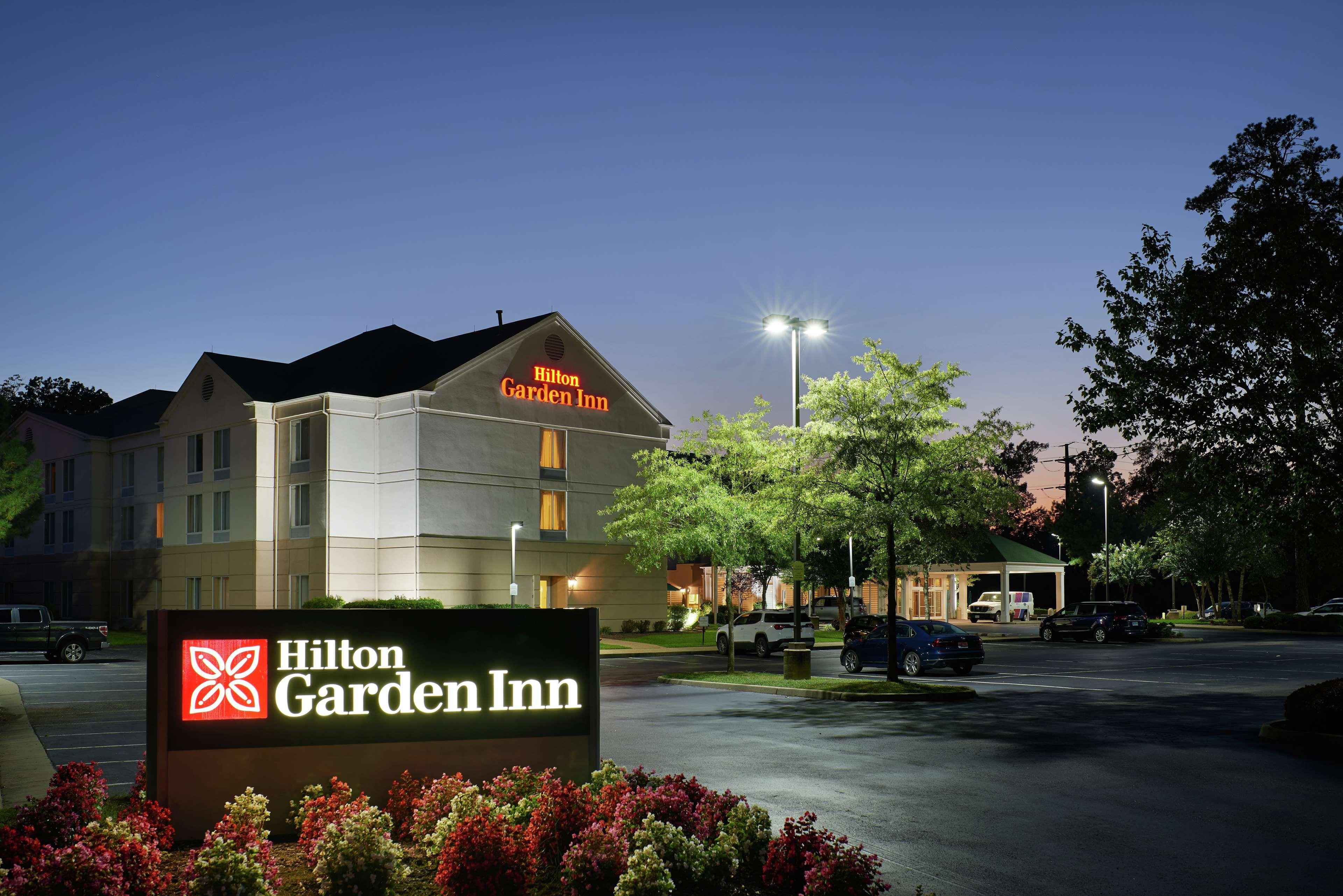 Hilton Garden Inn Newport News Kültér fotó