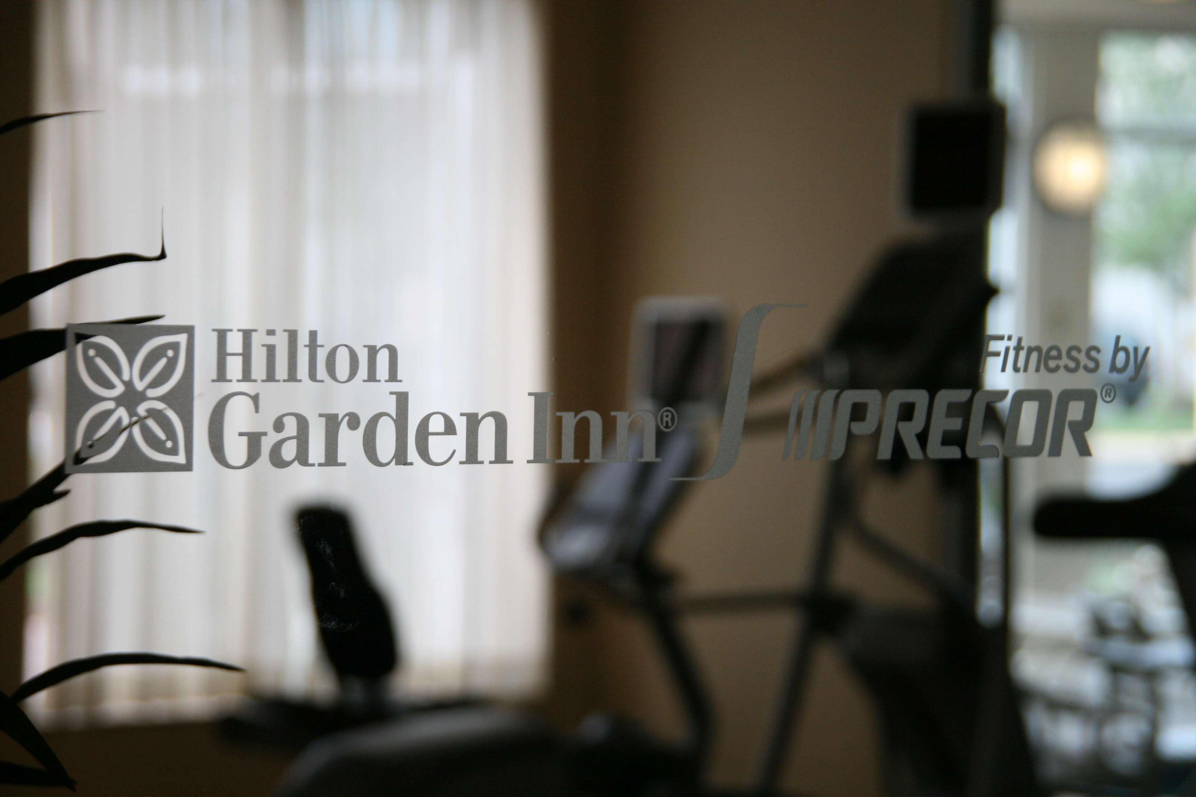 Hilton Garden Inn Newport News Kültér fotó
