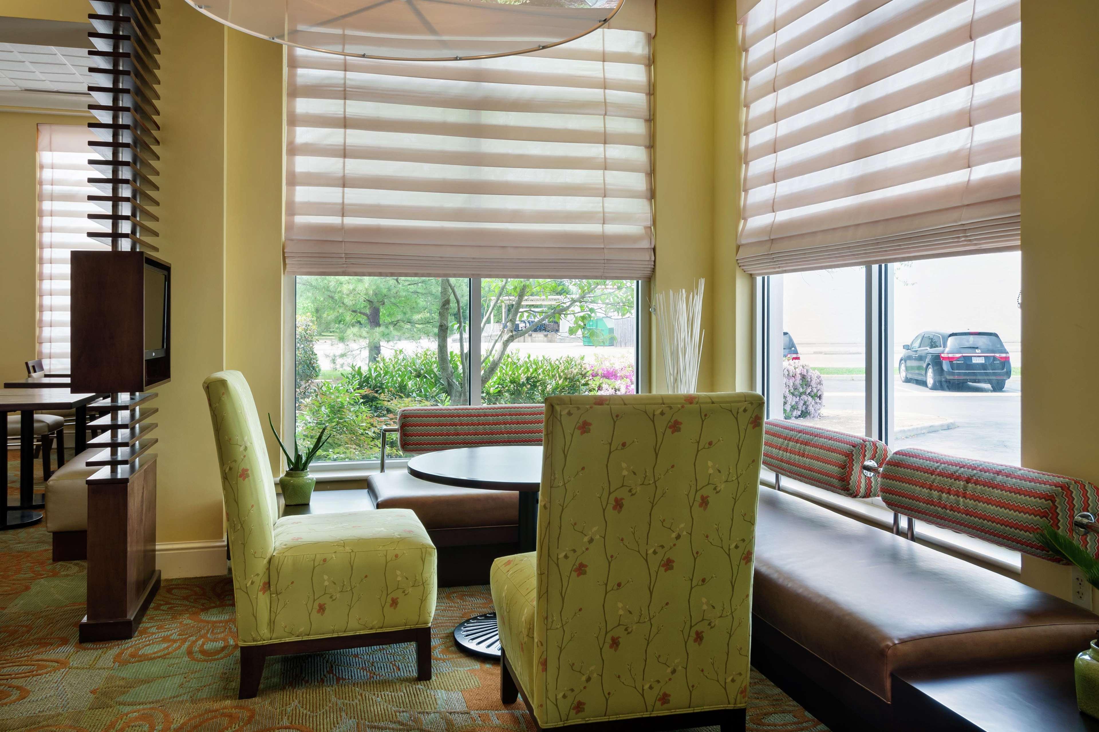 Hilton Garden Inn Newport News Kültér fotó