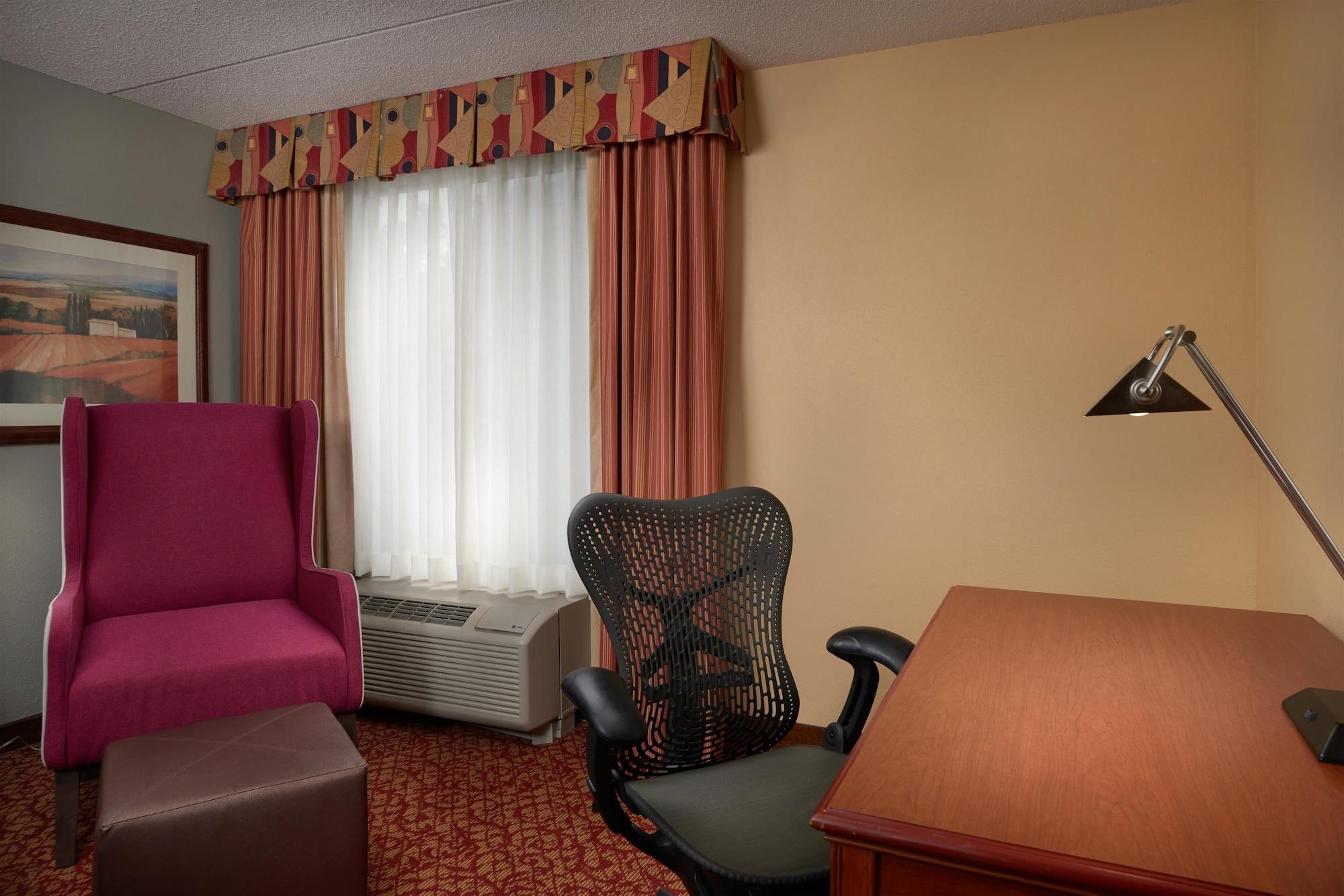 Hilton Garden Inn Newport News Kültér fotó