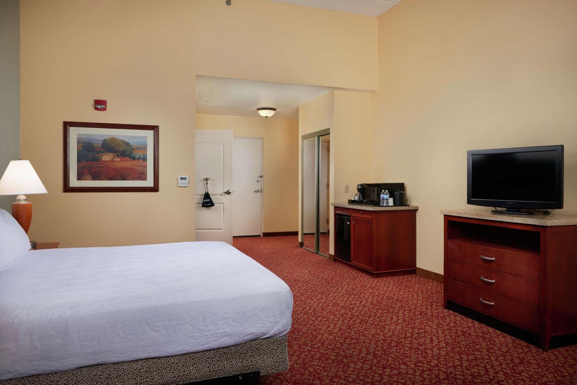 Hilton Garden Inn Newport News Kültér fotó