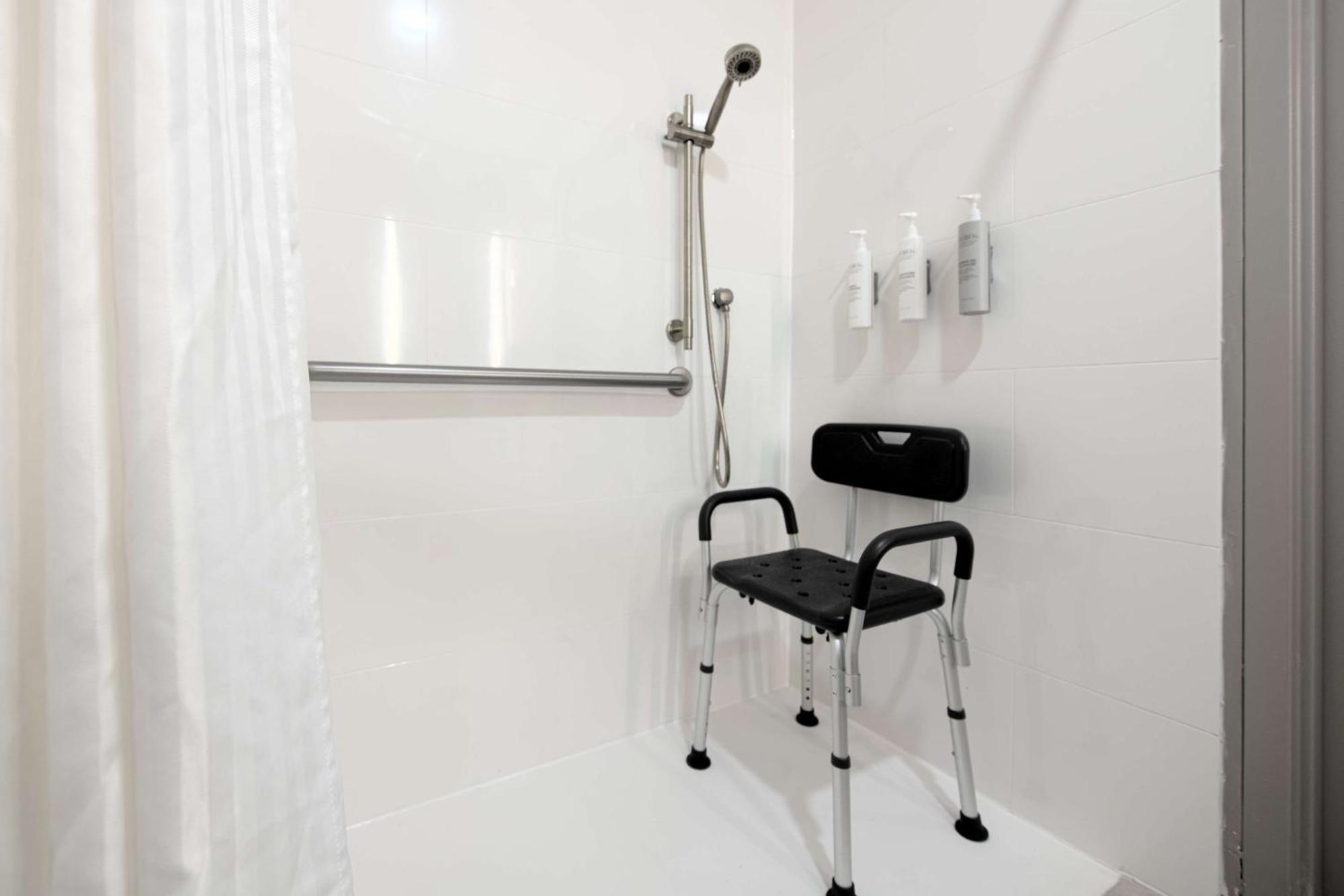 Hilton Garden Inn Newport News Kültér fotó