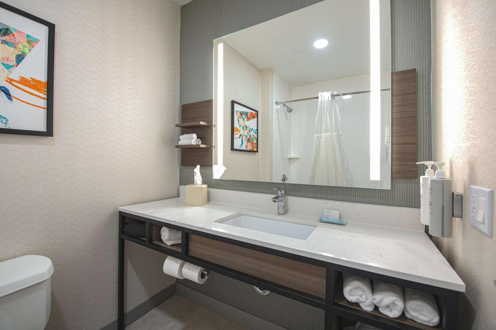 Hilton Garden Inn Newport News Kültér fotó