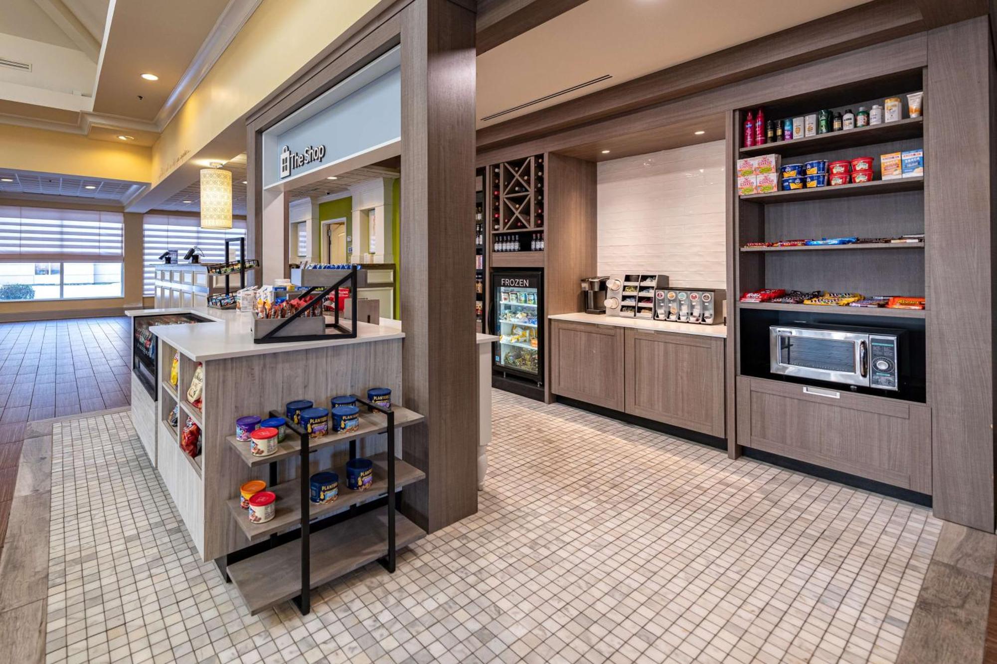 Hilton Garden Inn Newport News Kültér fotó