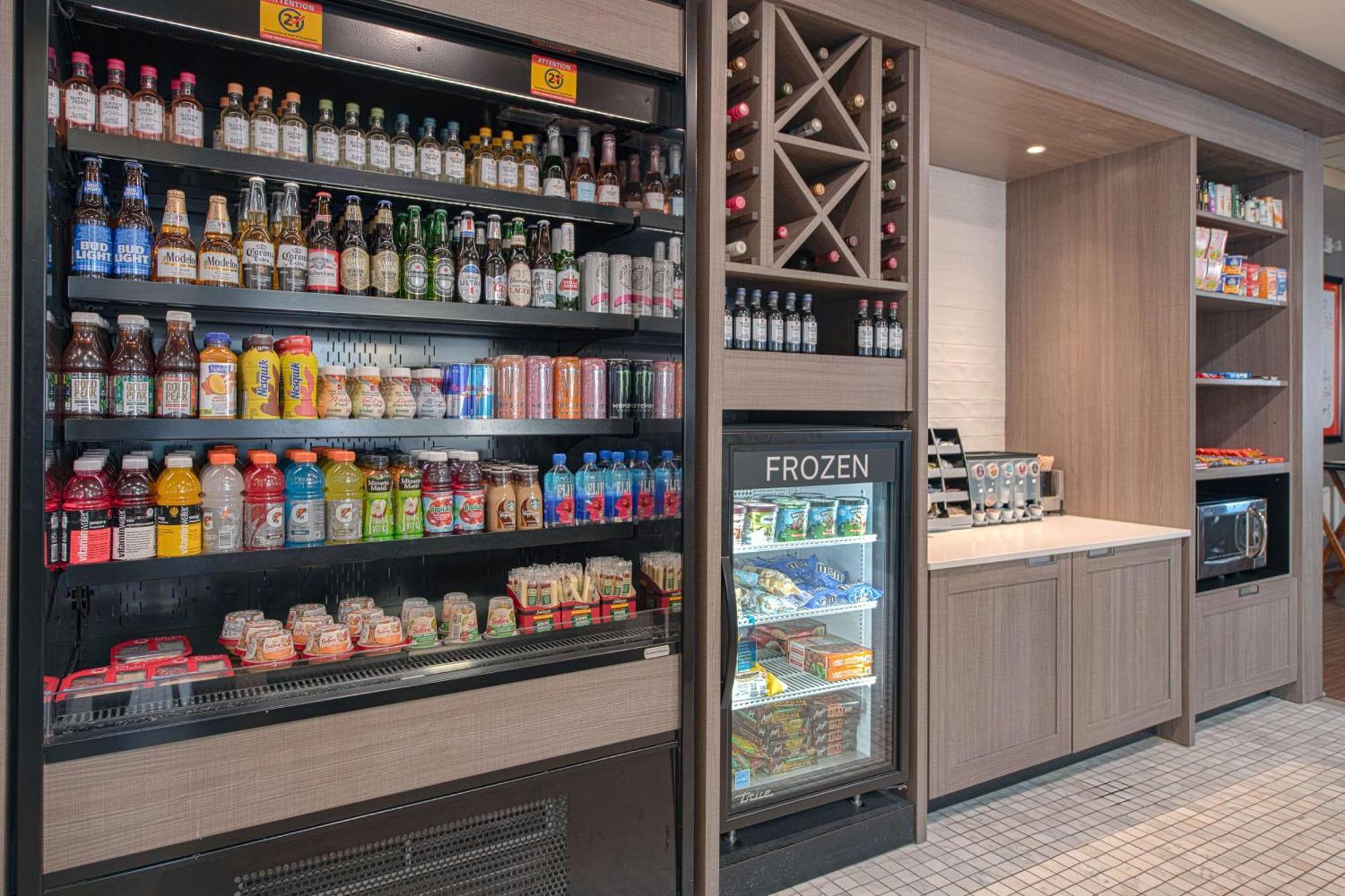 Hilton Garden Inn Newport News Kültér fotó